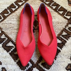 Bright red Rothy points